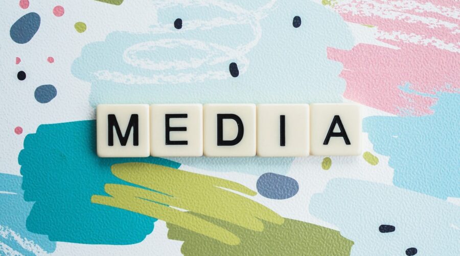 Les_5_meilleurs_outils_gratuits_de_gestion_des_médias_sociaux